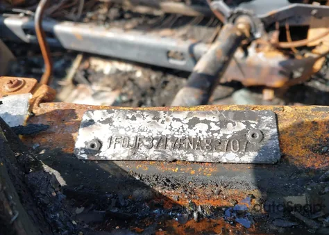 1985 Ford F350 from USA, damaged, VIN 1FDJF3717FNA82707